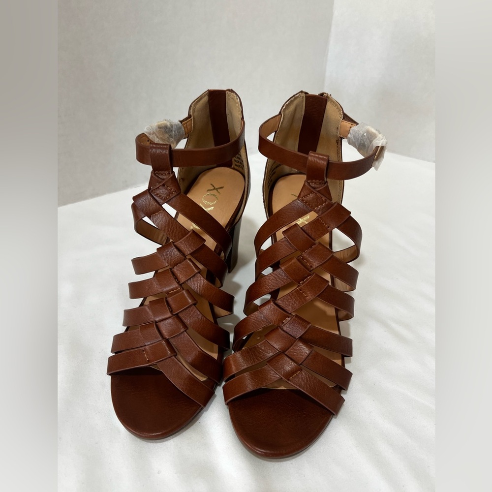 XOXO Women's Tan Strappy Sandals